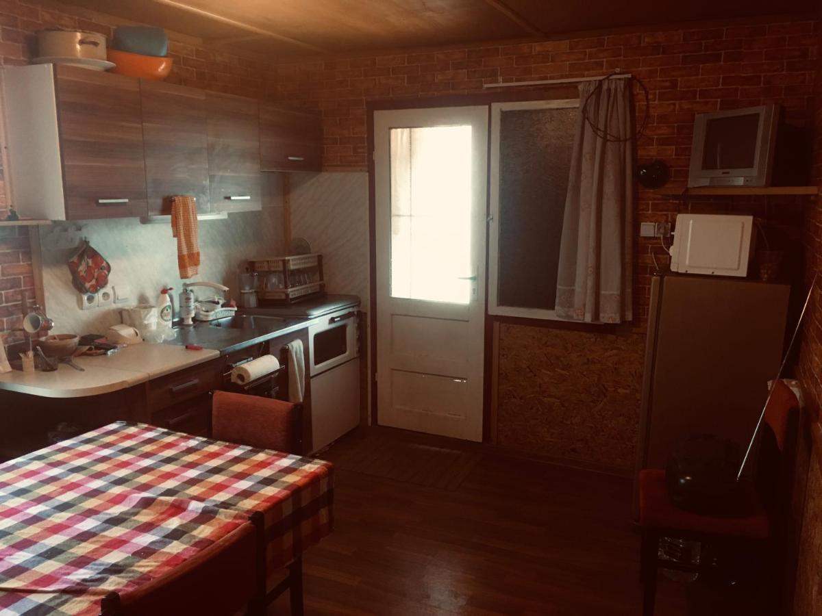 Бунгало- Bungalow Kavarna ภายนอก รูปภาพ